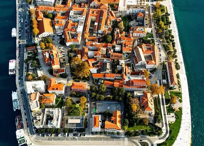 Adrianora With Freeparking