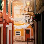 Adrianora With Freeparking زادار