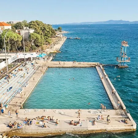 아파트 Adrianora With Freeparking 자다르