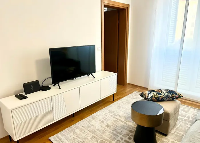 Апартаменты Adrianora With Freeparking